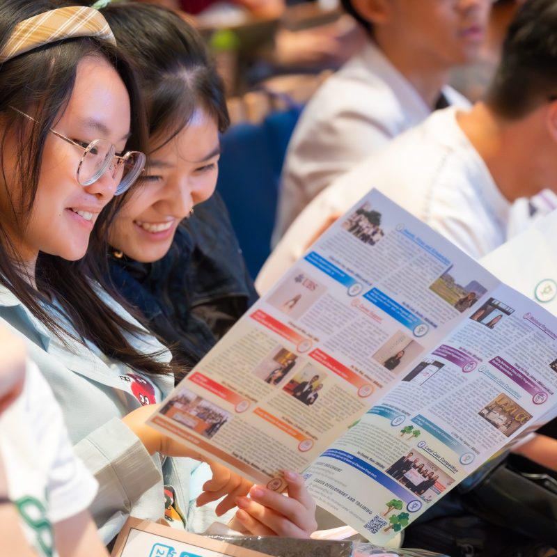 A Warm Welcome to Undergraduate Freshmen of the 2024-25 Intake and Incoming Exchange Students at HKU Business School